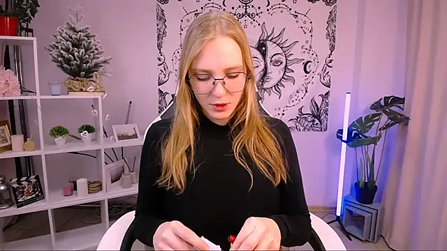 Snapshot of VeronicaAndersen chatting on 10, 2, 2025 VeronicaAndersen online show from 10, 2, 2025