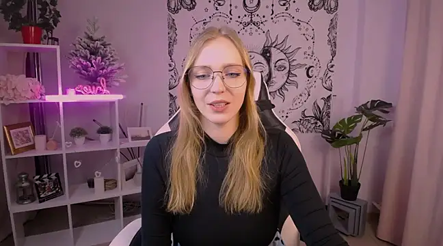 Snapshot of VeronicaAndersen chatting on 15, 2, 2025 VeronicaAndersen online show from 15, 2, 2025
