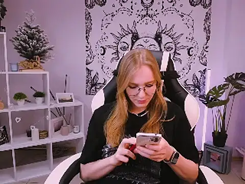 Snapshot of VeronicaAndersen chatting on 16, 2, 2025 VeronicaAndersen online show from 16, 2, 2025