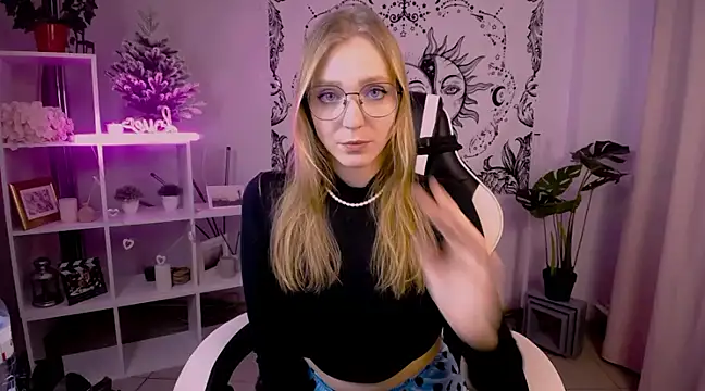 Snapshot of VeronicaAndersen chatting on 15, 2, 2025 VeronicaAndersen online show from 15, 2, 2025