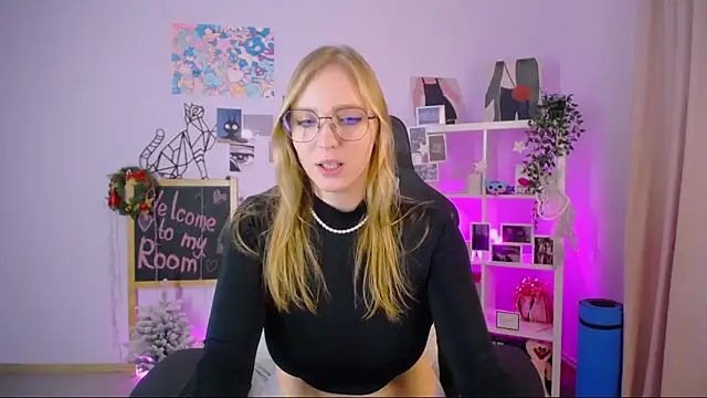 Snapshot of VeronicaAndersen chatting on 7, 2, 2025 VeronicaAndersen online show from 7, 2, 2025