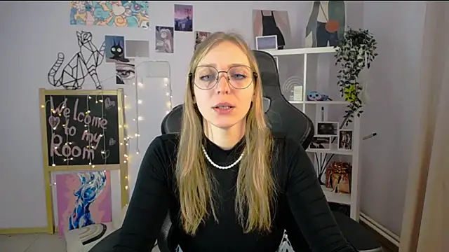 Snapshot of VeronicaAndersen chatting on 16, 3, 2025 VeronicaAndersen online show from 16, 3, 2025