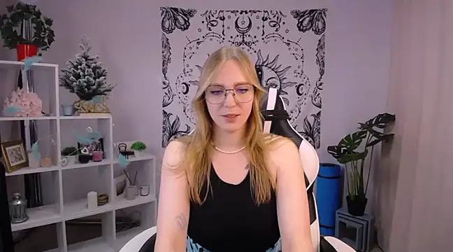 Snapshot of VeronicaAndersen chatting on 3, 2, 2025 VeronicaAndersen online show from 3, 2, 2025