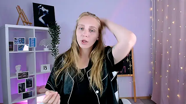 Snapshot of VeronicaAndersen chatting on 30, 9, 2025 VeronicaAndersen online show from 30, 9, 2025