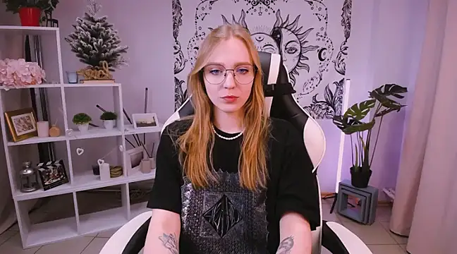 Snapshot of VeronicaAndersen chatting on 16, 2, 2025 VeronicaAndersen online show from 16, 2, 2025