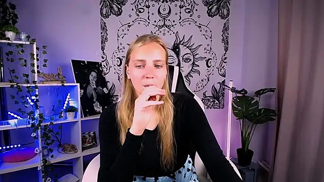 Snapshot of VeronicaAndersen chatting on 24, 9, 2025 VeronicaAndersen online show from 24, 9, 2025