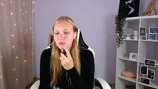 Snapshot of VeronicaAndersen chatting on 19, 9, 2025 VeronicaAndersen online show from 19, 9, 2025