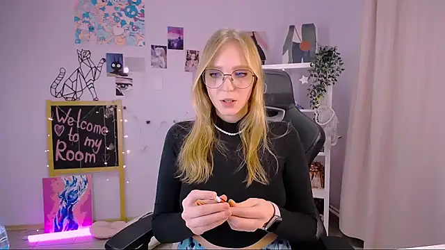 Snapshot of VeronicaAndersen chatting on 19, 2, 2025 VeronicaAndersen online show from 19, 2, 2025