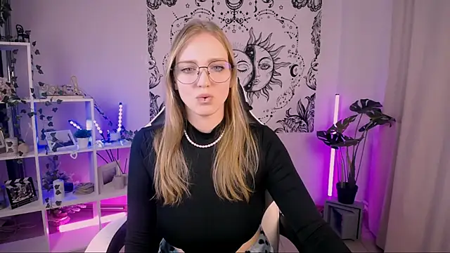 Snapshot of VeronicaAndersen chatting on 25, 2, 2025 VeronicaAndersen online show from 25, 2, 2025