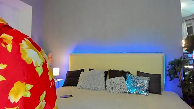 Ella Mayers online show from 23, 2, 2025