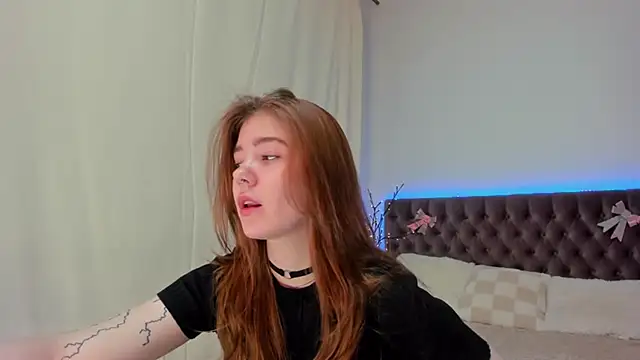 Ella Mayers online show from 7, 3, 2025