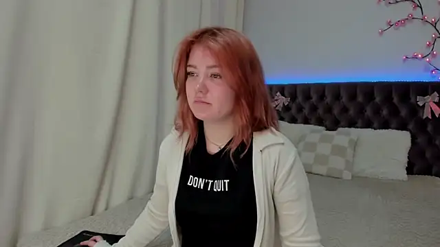 Ella Mayers online show from 22, 9, 2025