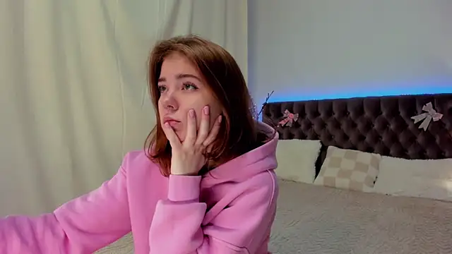Ella Mayers online show from 11, 2, 2025
