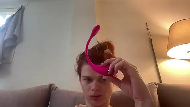 ScarletBottom online show from 16, 9, 2025