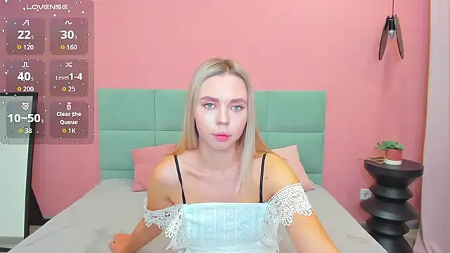 TessaAdorable online show from 13, 9, 2025