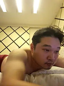 Snapshot of offwhite777 chatting on 25, 11, 2025 offwhite777 online show from 25, 11, 2025