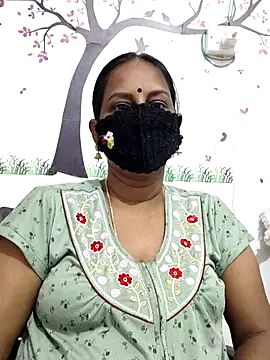 Snapshot of Tamil_Meera12 chatting on 25, 4, 2026 Tamil Meera12 online show from 25, 4, 2026