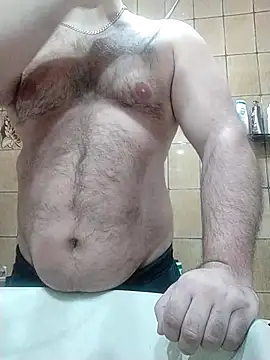 Snapshot of NAvoglia chatting on 6, 10, 2025 NAvoglia online show from 6, 10, 2025