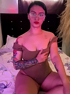 Snapshot of Emma_Giraldo chatting on 15, 9, 2025 Emma Giraldo online show from 15, 9, 2025