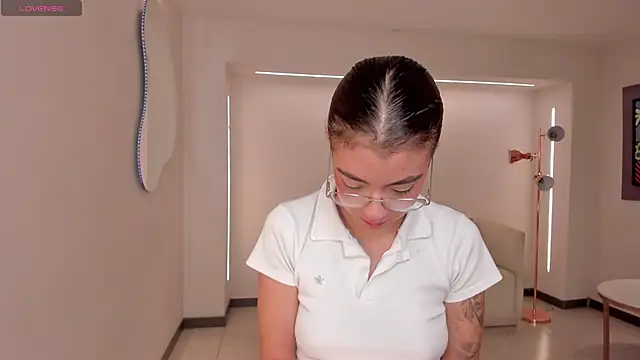 IsabellaKroft online show from 5, 10, 2025