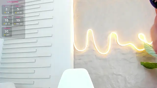 Lia Guzman online show from 26, 2, 2025