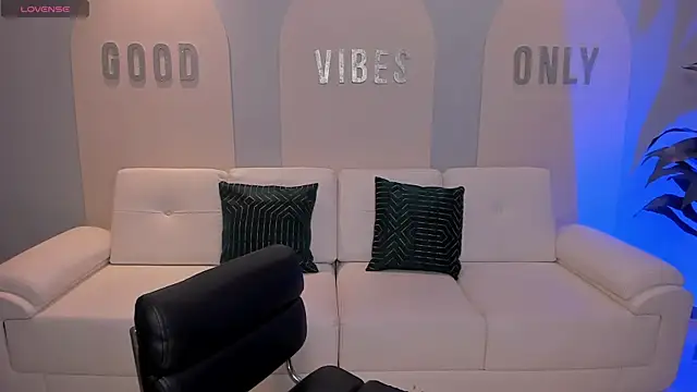 BeccaBaxter online show from 17, 4, 2026