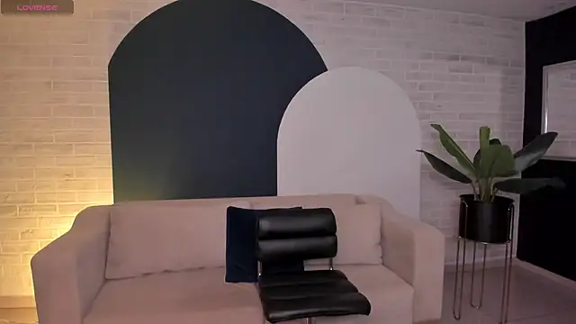 BeccaBaxter online show from 13, 7, 2026
