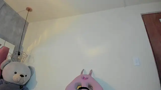 Raichell  online show from 5, 3, 2025