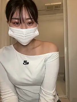 Snapshot of Rara__oo chatting on 28, 2, 2025 Rara oo online show from 28, 2, 2025