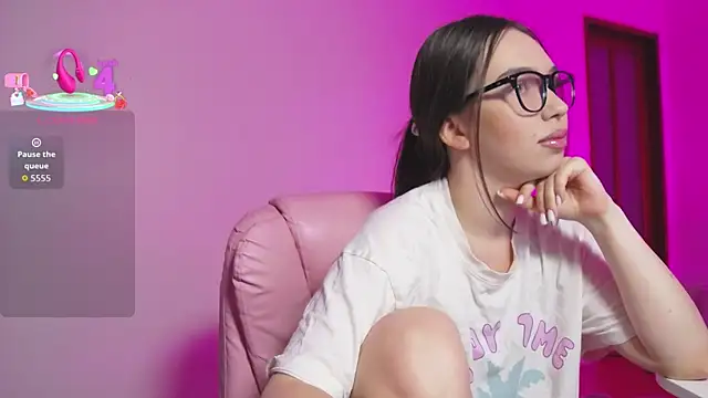 Arianahot777 online show from 13, 6, 2026