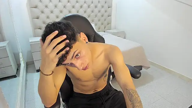 JhoanLeandro online show from 8, 11, 2025