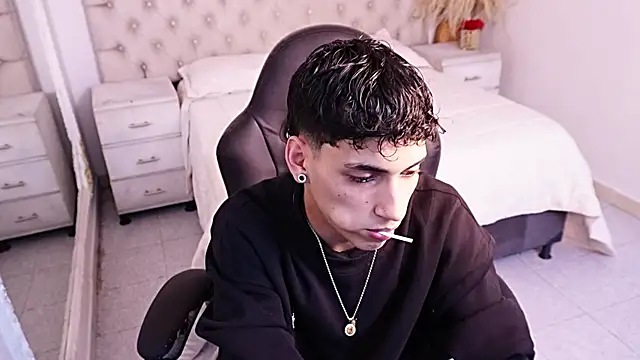 Snapshot of JhoanLeandro chatting on 8, 7, 2026 JhoanLeandro online show from 8, 7, 2026