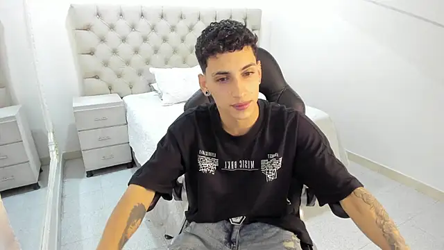 JhoanLeandro online show from 6, 11, 2025