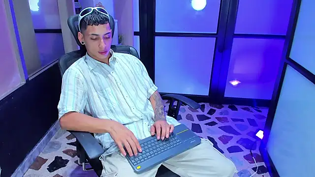 JhoanLeandro online show from 15, 2, 2025