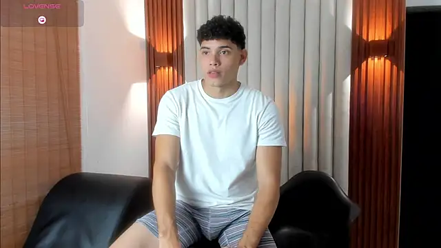 Snapshot of Justin_mack chatting on 5, 10, 2025 Justin mack online show from 5, 10, 2025