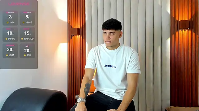 Snapshot of Justin_mack chatting on 17, 11, 2025 Justin mack online show from 17, 11, 2025