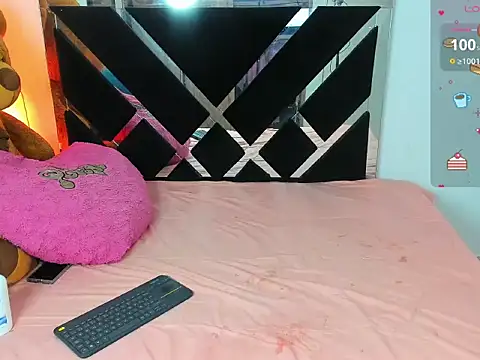 Snapshot of CatalinaSmith1 chatting on 10, 11, 2025 CatalinaSmith1 online show from 10, 11, 2025