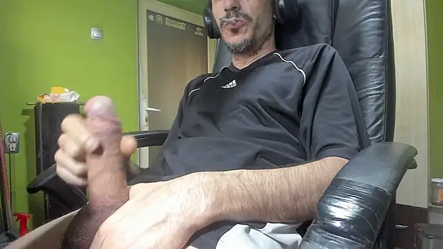 BigCumShoot online show from 15, 4, 2026