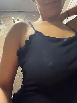 Snapshot of vicky_bass chatting on 18, 11, 2025 vicky bass online show from 18, 11, 2025