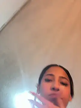 Snapshot of vicky_bass chatting on 12, 10, 2025 vicky bass online show from 12, 10, 2025