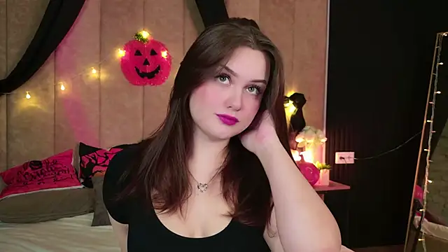 Snapshot of Kendra_Parlow chatting on 20, 10, 2025 Kendra Parlow online show from 20, 10, 2025