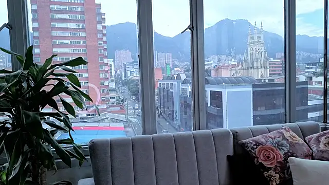 Daphne chers online show from 7, 1, 2026