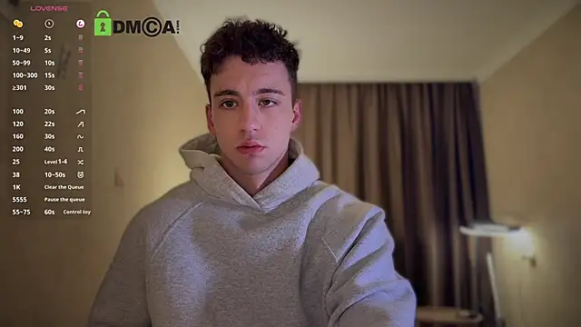 Snapshot of VincentSmith02 chatting on 13, 10, 2025 VincentSmith02 online show from 13, 10, 2025