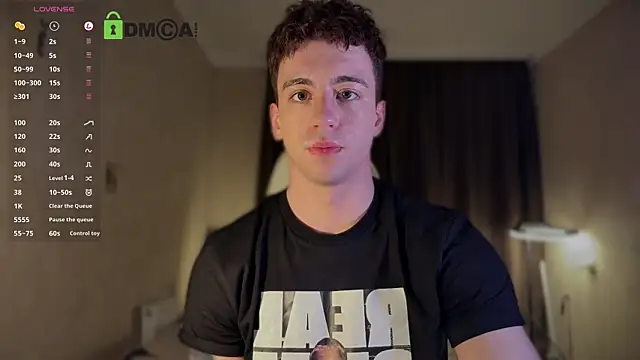 Snapshot of VincentSmith02 chatting on 14, 10, 2025 VincentSmith02 online show from 14, 10, 2025