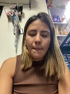 Andrea18 blonde online show from 18, 2, 2026