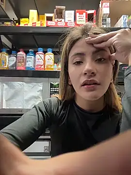 Andrea18 blonde online show from 16, 2, 2026