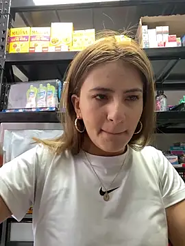 Andrea18 blonde online show from 10, 6, 2026
