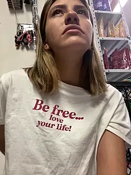 Andrea18 blonde online show from 13, 2, 2026