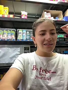 Andrea18 blonde online show from 17, 5, 2026
