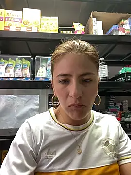 Andrea18 blonde online show from 17, 6, 2026